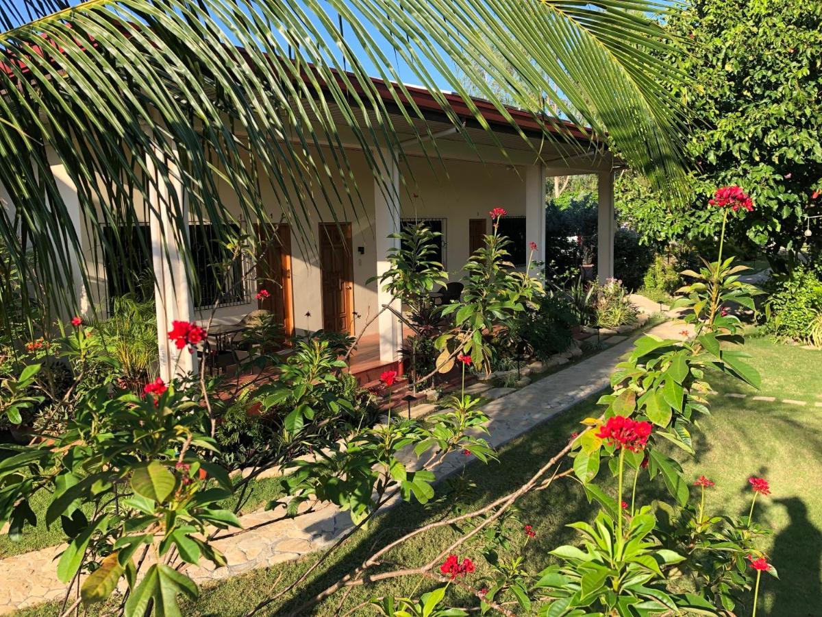 Strutz Art Garden Resort Bangued Esterno foto