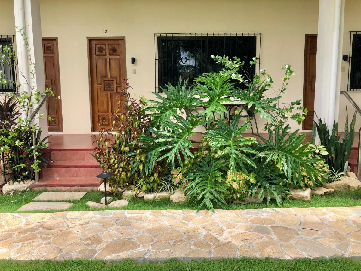 Strutz Art Garden Resort Bangued Esterno foto