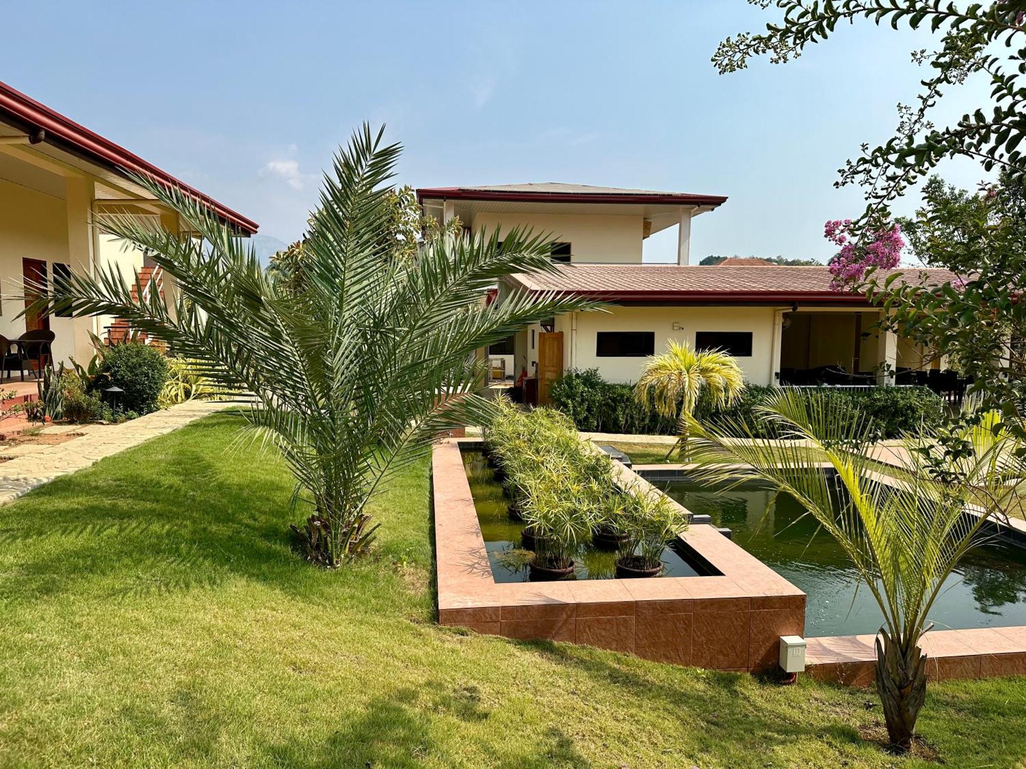 Strutz Art Garden Resort Bangued Esterno foto